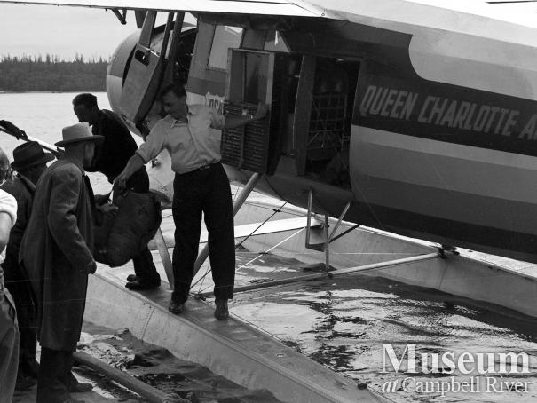 Queen Charlotte Airlines, the first landing in Campbell River