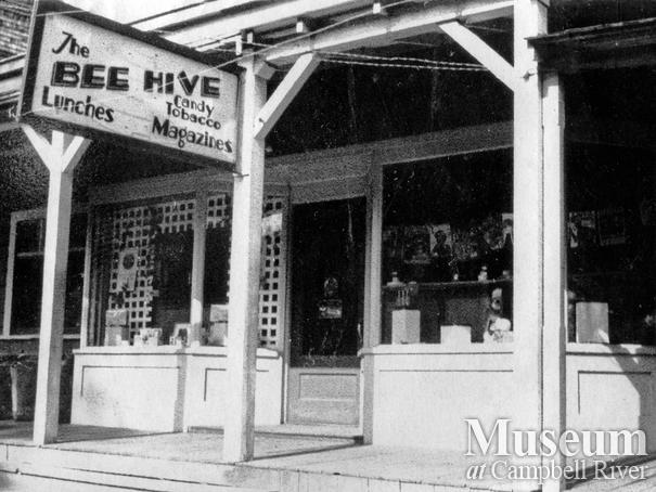  The Bee Hive Café 