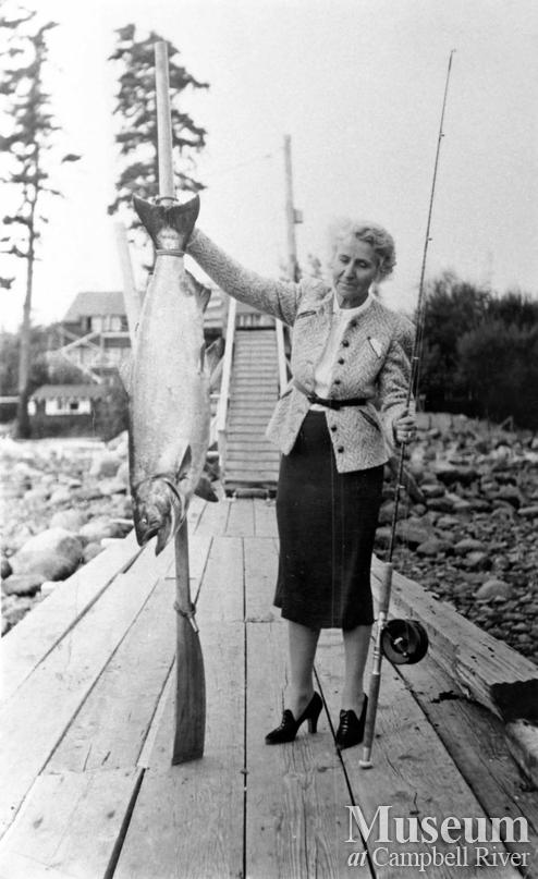 Mrs. Suduth with her Tyee, September 1939