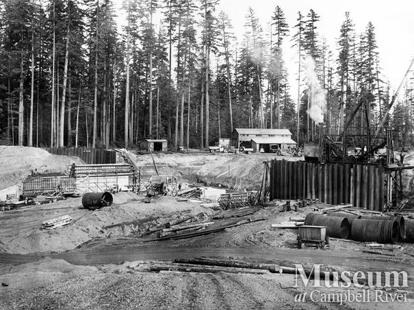 Construction of the John Hart Dam