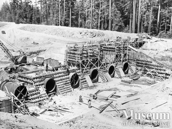 Construction of the John Hart Dam
