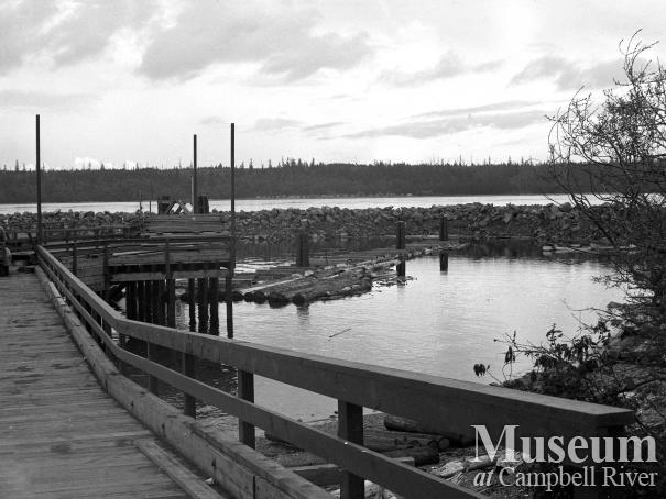 Construction of new wharf and fisherman's float, Campbell River