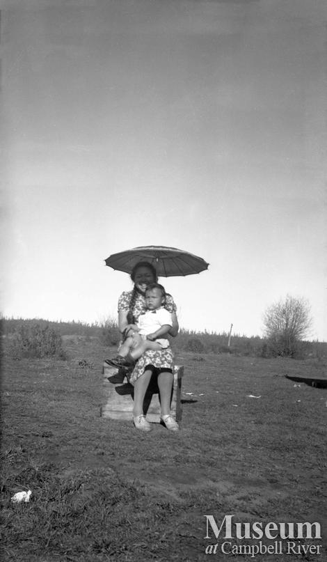 Elizabeth Quocksister with her eldest son