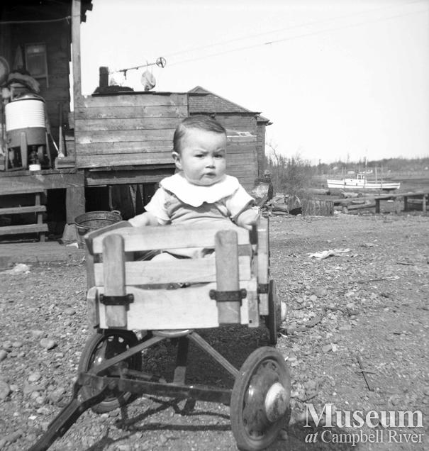 Lloyd Quocksister at a young age