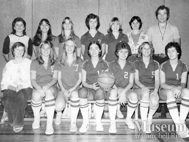Carihi girls basketball team, 1975