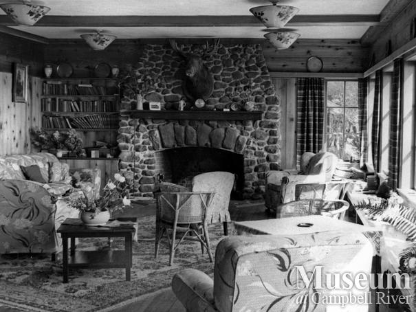 Lounge at Painter's Fishing Resort