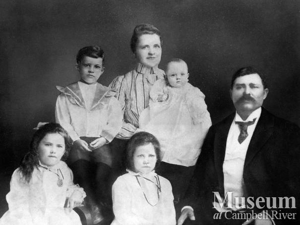 Charles and Mary Thulin with their family