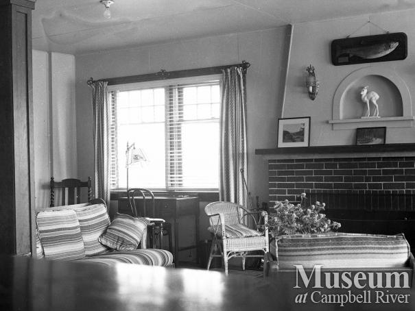 View of the lobby at Forbes Landing Lodge, Campbell River 