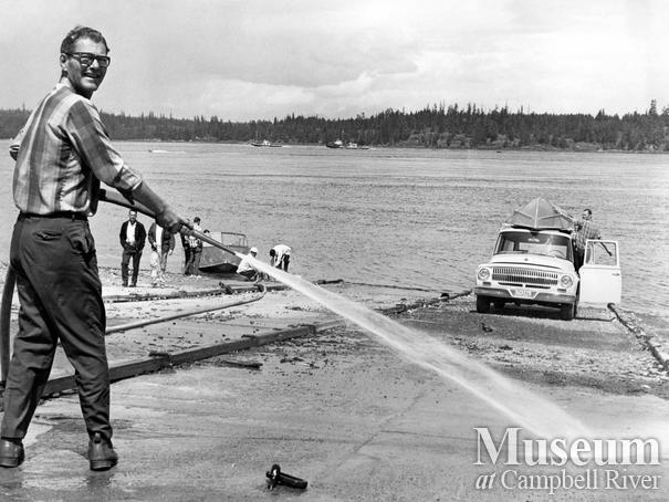 The new public boat ramp in use, Campbell River